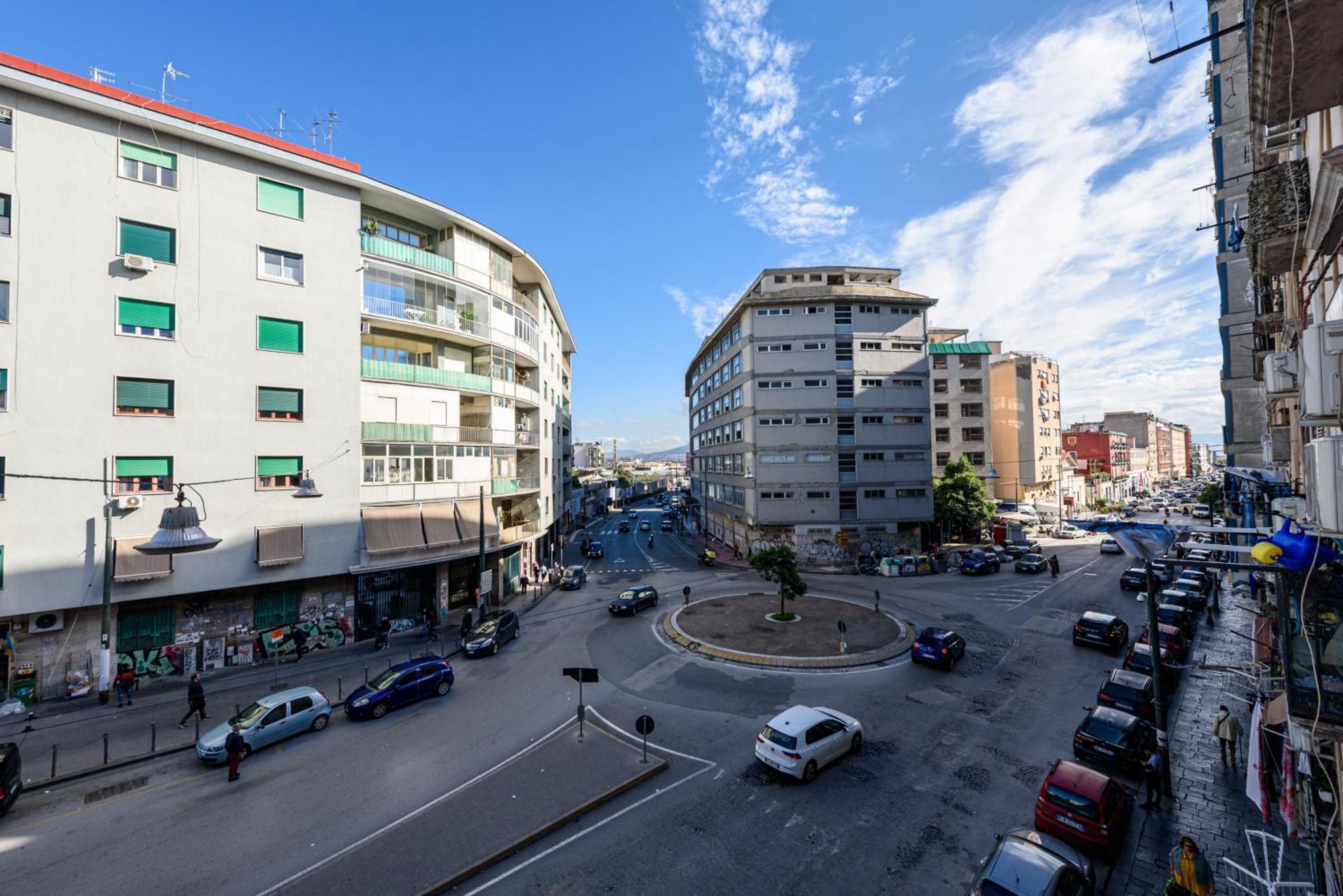 Napoli Centrale Di Fabio E Veronica Lt Bagian luar foto