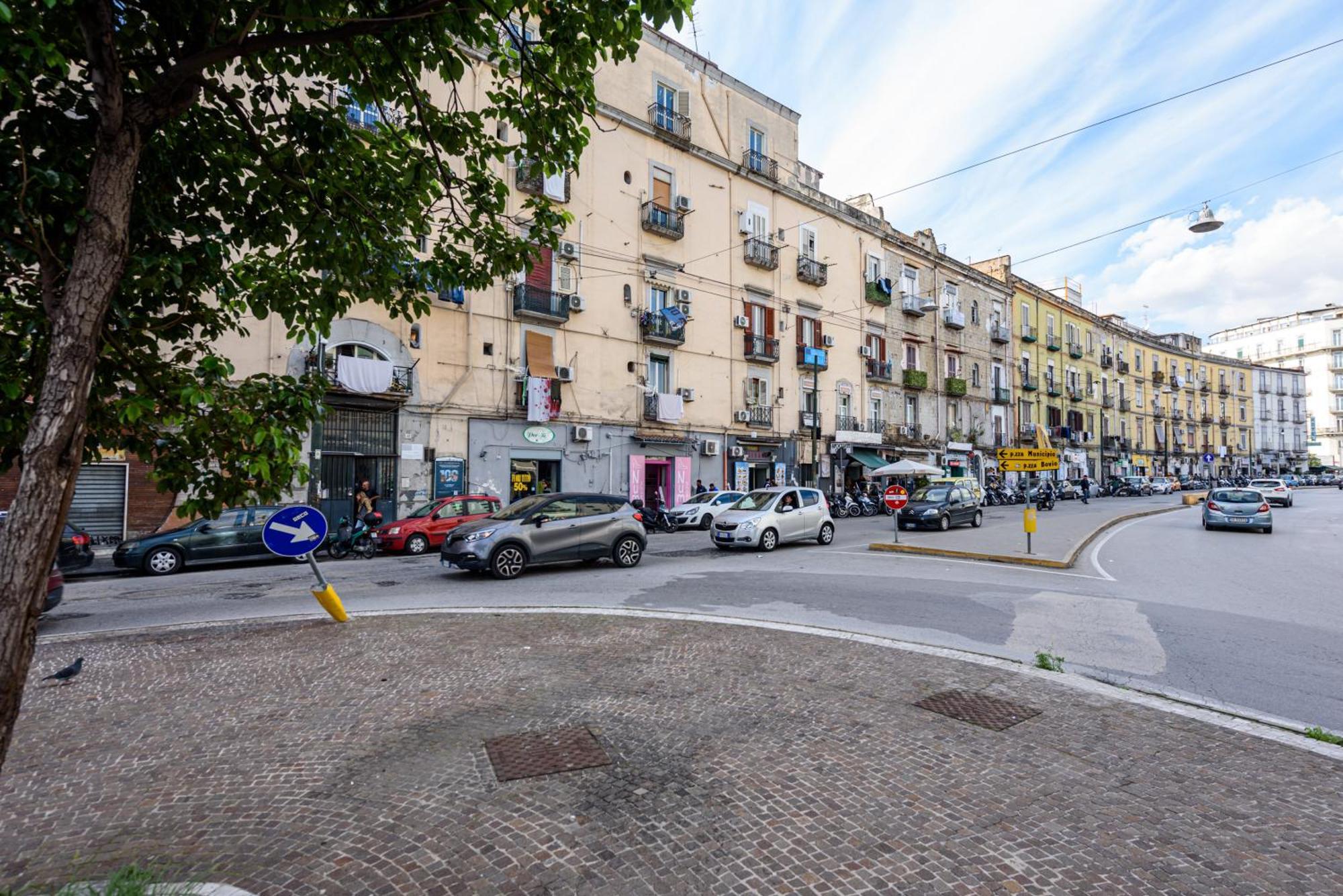 Napoli Centrale Di Fabio E Veronica Lt Bagian luar foto